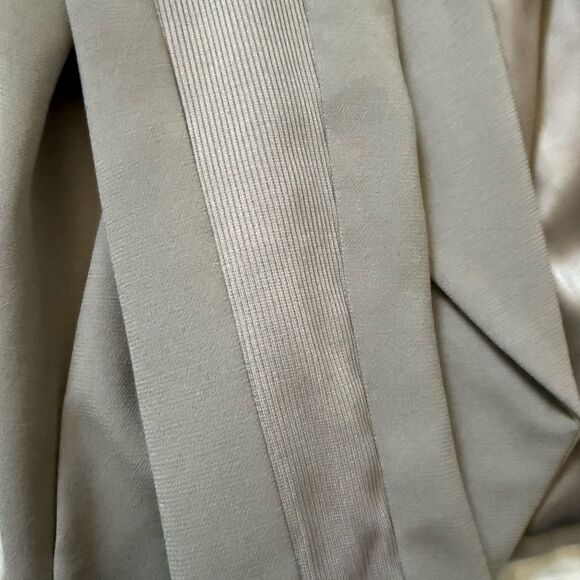 Gentle Used H by Halston Gray Woven Flyaway Blazer with Ribbed Arm Panel Size 6 - Picture 11 of 11
